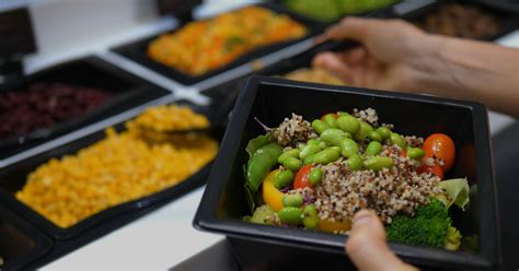 Do prisons offer vegetarian options